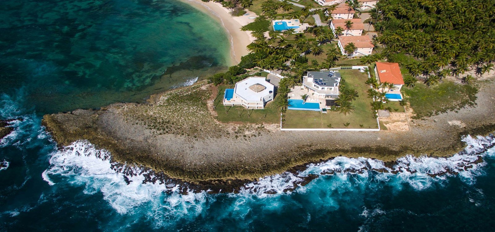 Oceanfront Luxury Villa for Rent in Samana Bay Dominican Republic, next to Beach.